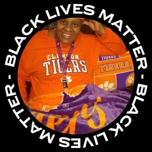 Meet your Posher, Valerie